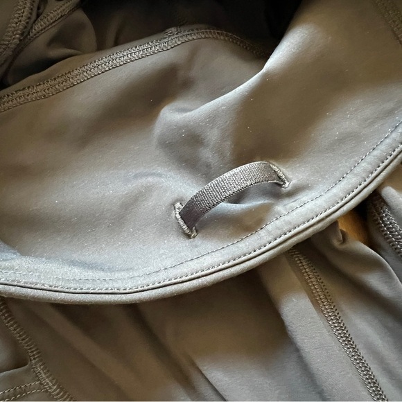 LULULEMON POWER THRU HI RISE TIGHT LEGGING 4 GRAY DROP IN POCKETS RAW LEG HEM - Picture 5 of 12